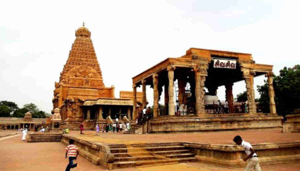 Thanjai Periya Kovil Kudamuzhukku Will be Done in Both Tamil and Sanskrit- Madurai HC