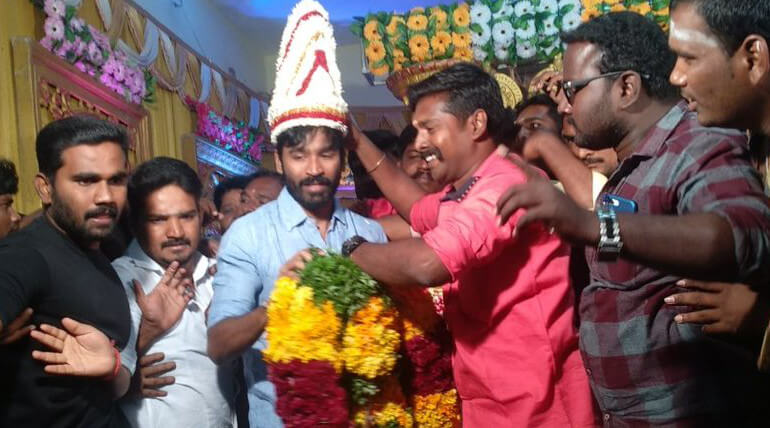 Dhanush In Between Maari 2 Busy Schedule Attends His Fan Marriage