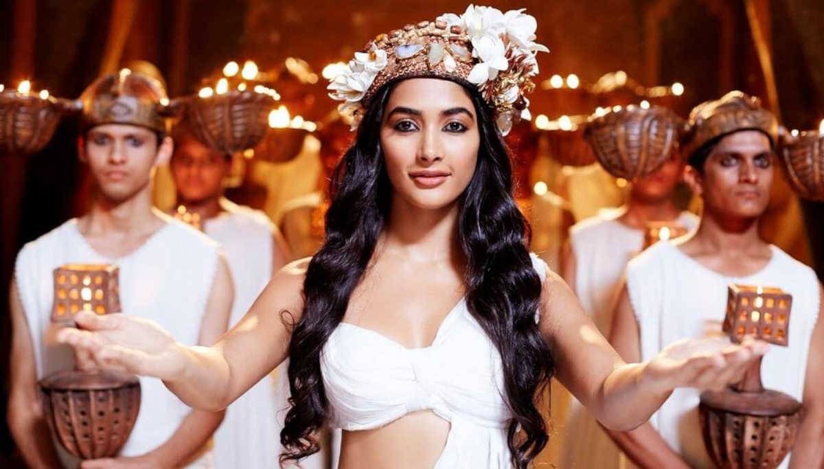 Pooja Hegde in Aruvaa