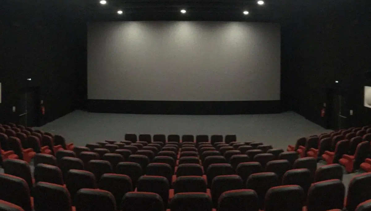 China Close Cinema Theaters Again
